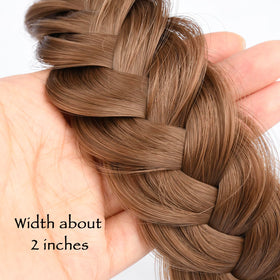DIGUAN headband worn on model demonstrates versatile styling and comfortable stretch.
