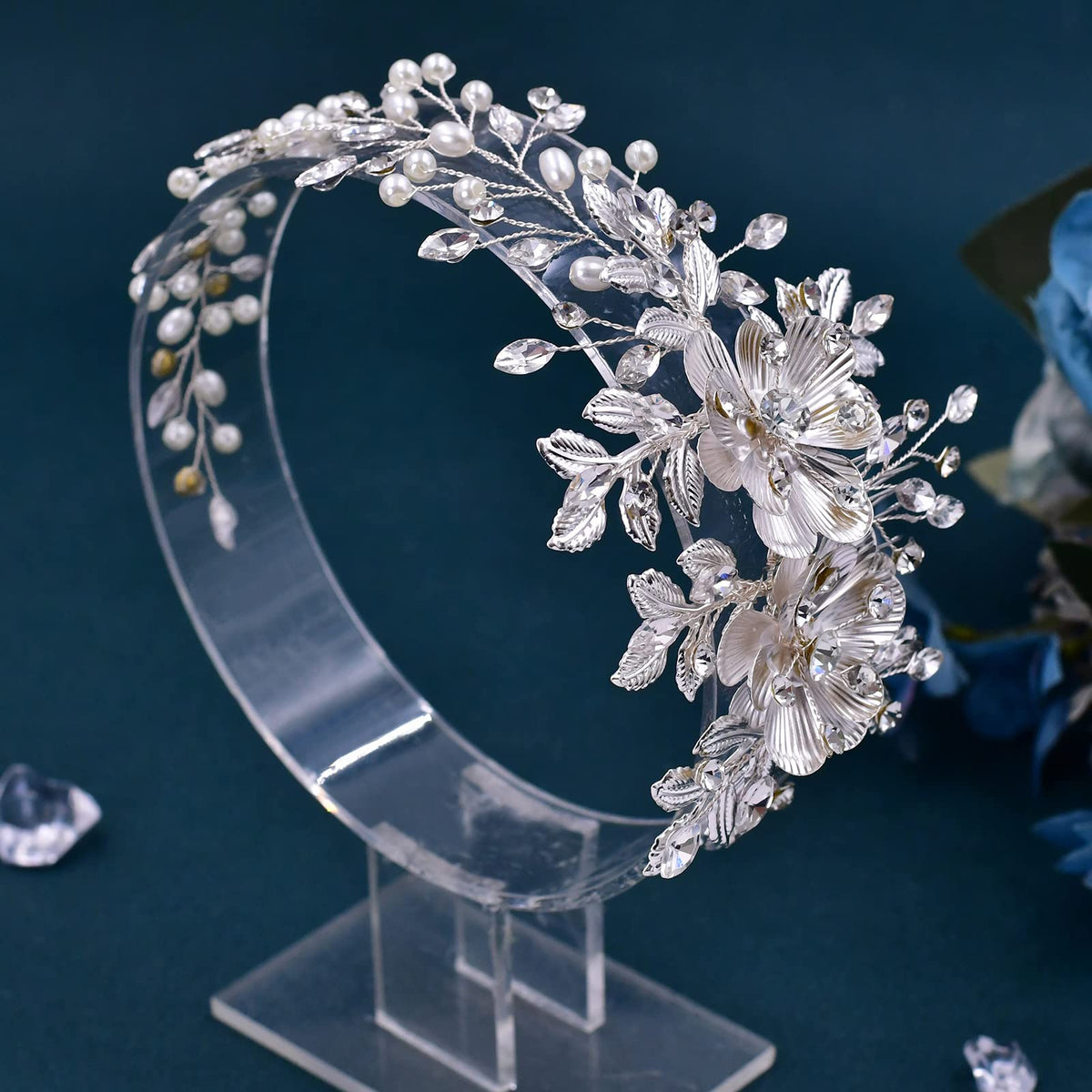 Dimnie bridal headwear packaging gift box suitable for bridesmaids and gifts.