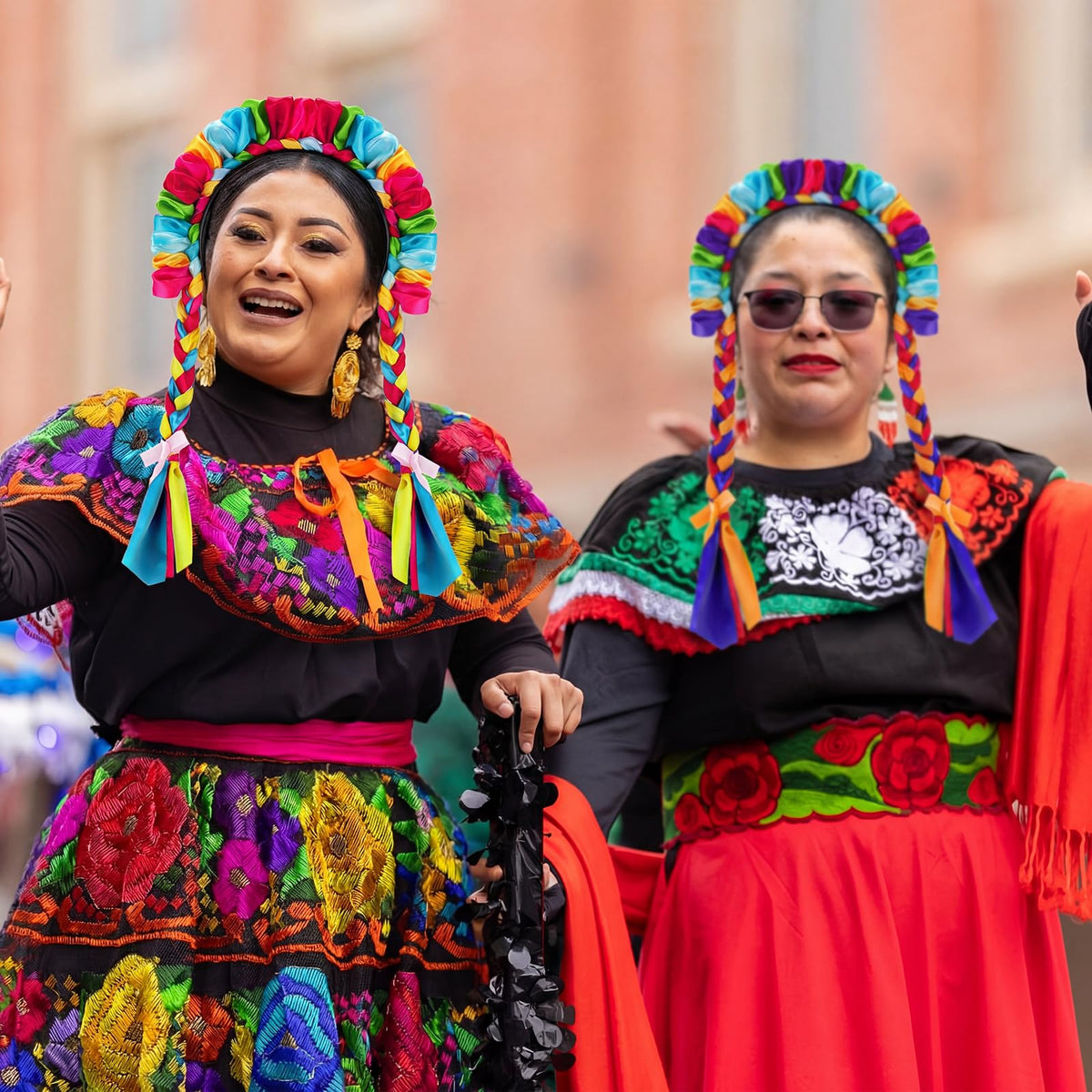 Dingion multicolor fiesta color ribbons woven, detailed craft enhances traditional party looks