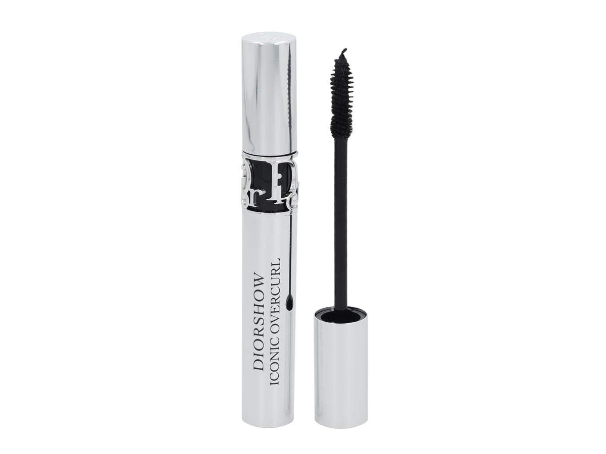 Dior Diorshow Iconic Overcurl brush reveals curling action and lift.
