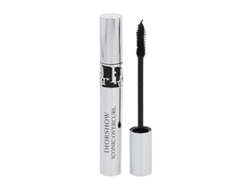 Dior Diorshow Iconic Overcurl brush reveals curling action and lift.