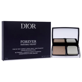 Dior Forever Natural Velvet no-transfer application closeup showing long-wear potential.