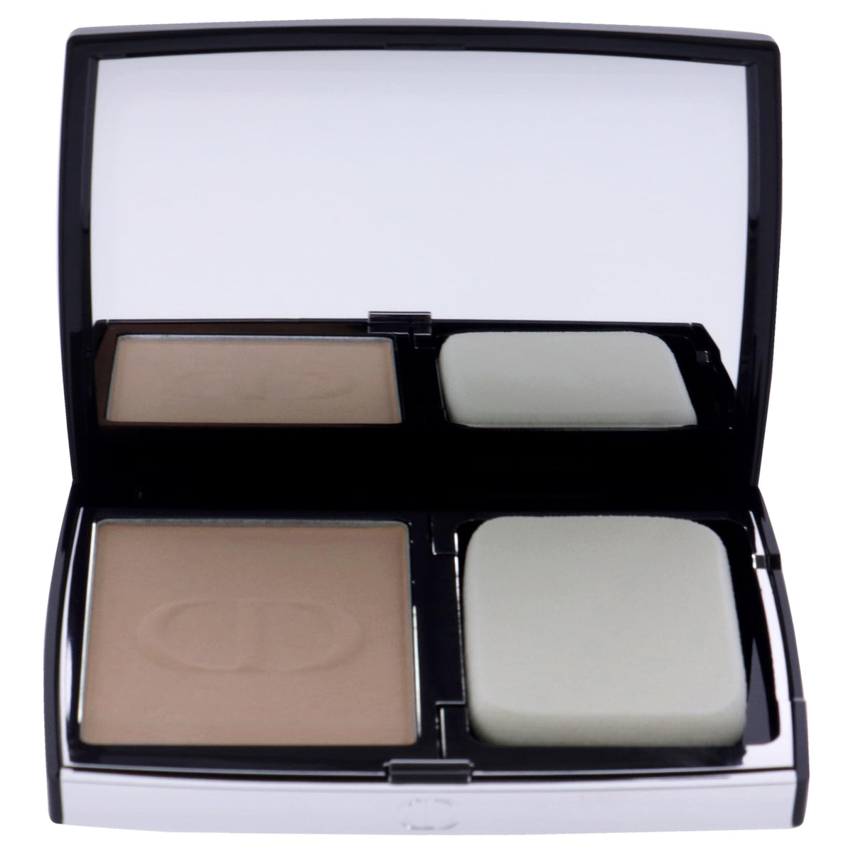Dior Forever Natural Velvet texture swatch highlights weightless, breathable feel and shade 2N Neutral.