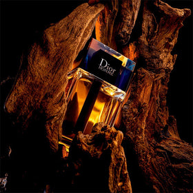 Dior Homme close-up of the Woody tone reflecting masculine elegance