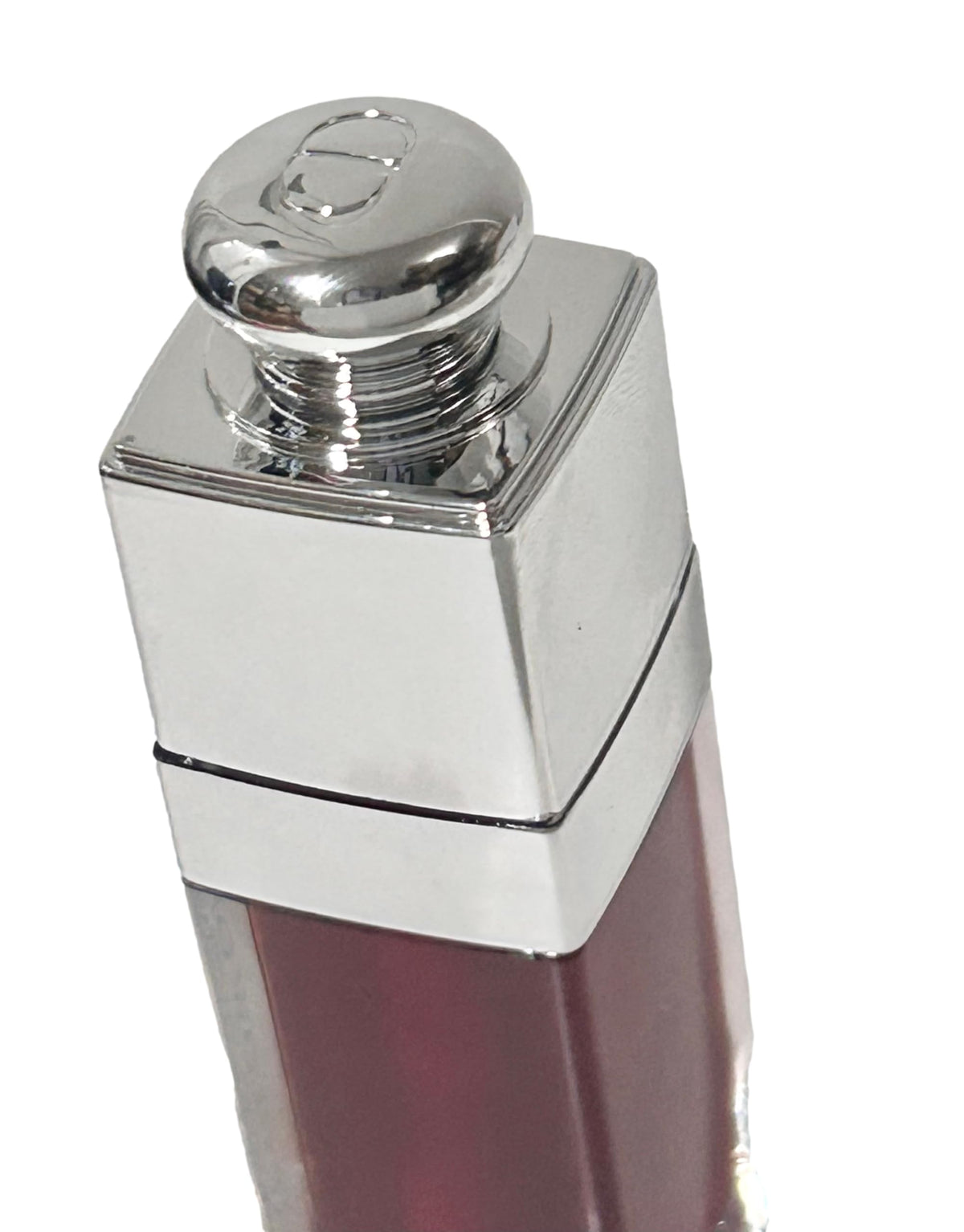 Dior Lip Glow Oil Color Reviver 062 cherry oil applicator close-up for easy, precise application.