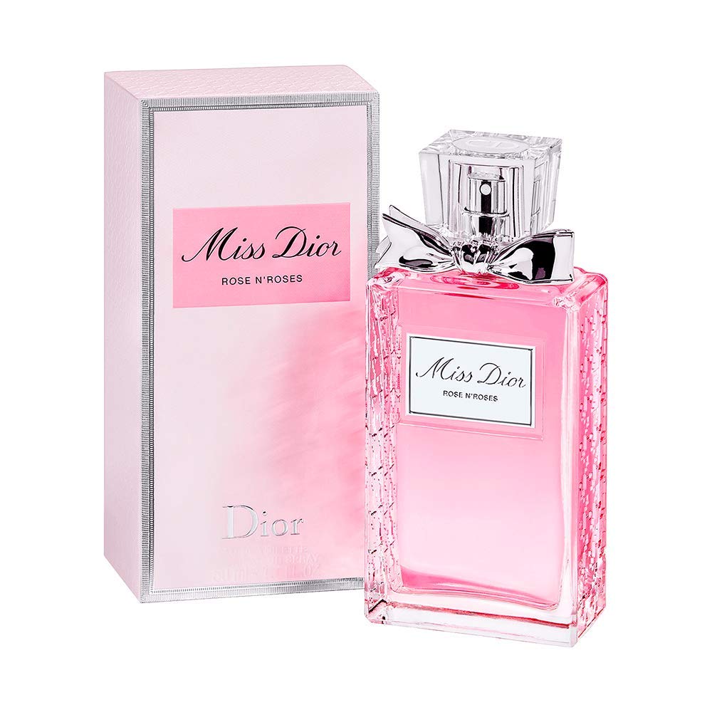 Miss Dior Rose N Roses spray in hand, easy to apply for casual daytime outings.
