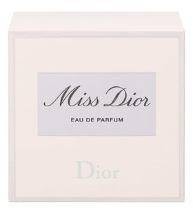 Dior Miss EDP cap close-up reveals luxurious detailing and premium design.