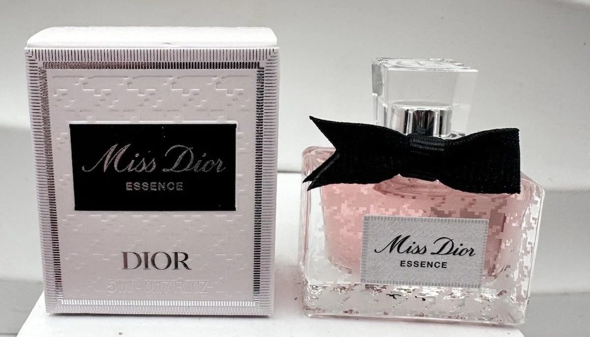 Dior Miss Parfum mini bottle for on-the-go fragrance refinement and daily wear.