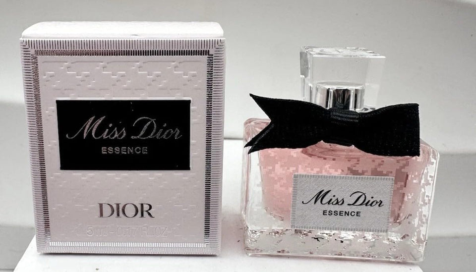 Dior Miss Parfum mini bottle for on-the-go fragrance refinement and daily wear.