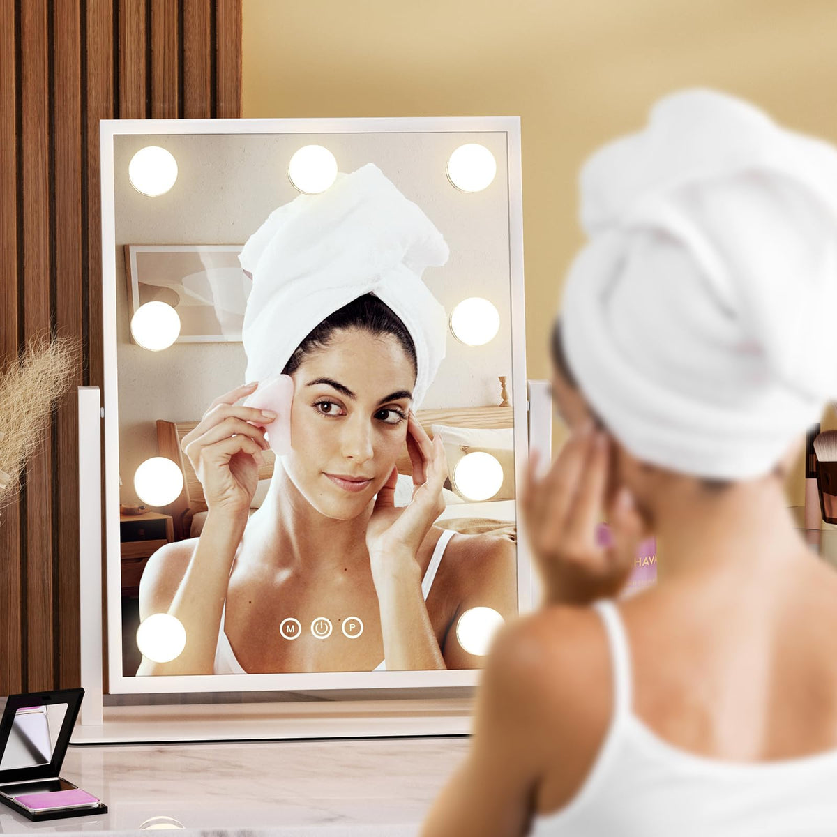 Dirket vanity mirror with lights — stable base with non-slip design.