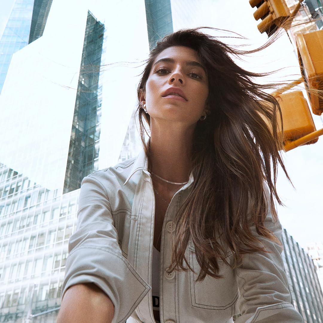 DKNY Women Energizing EDP mid-notes-yellow-waterlilies create a fresh floral heart.