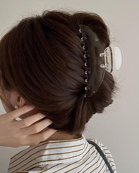 DMJHJY large five-inch clip fits medium hair volume.