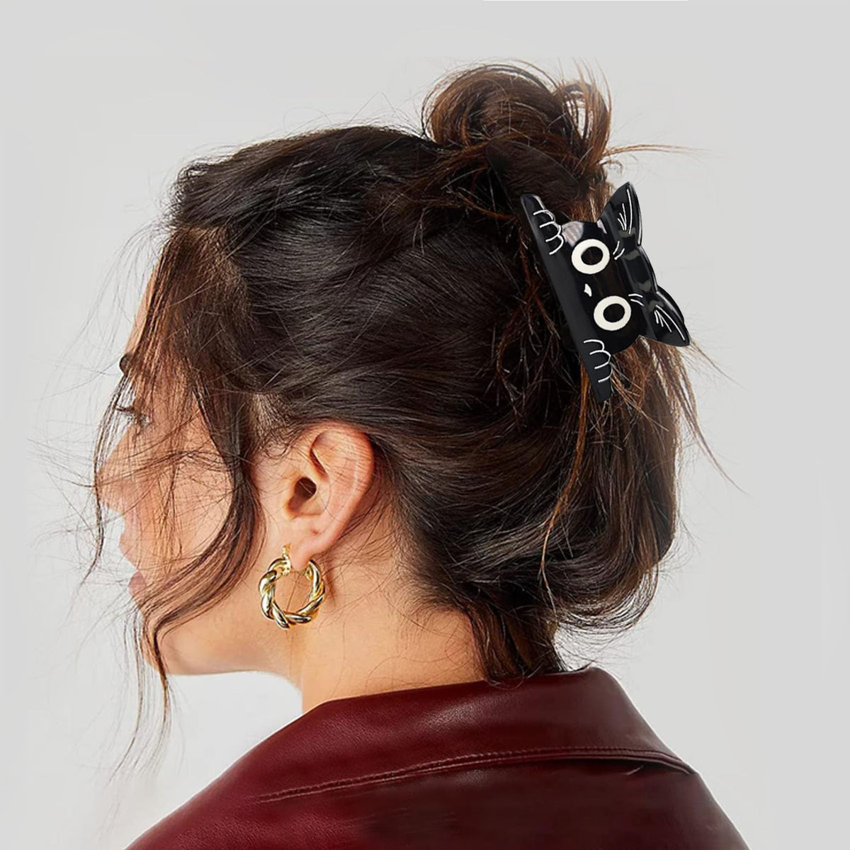 DMJHJY hair clip black in hand for daily use
