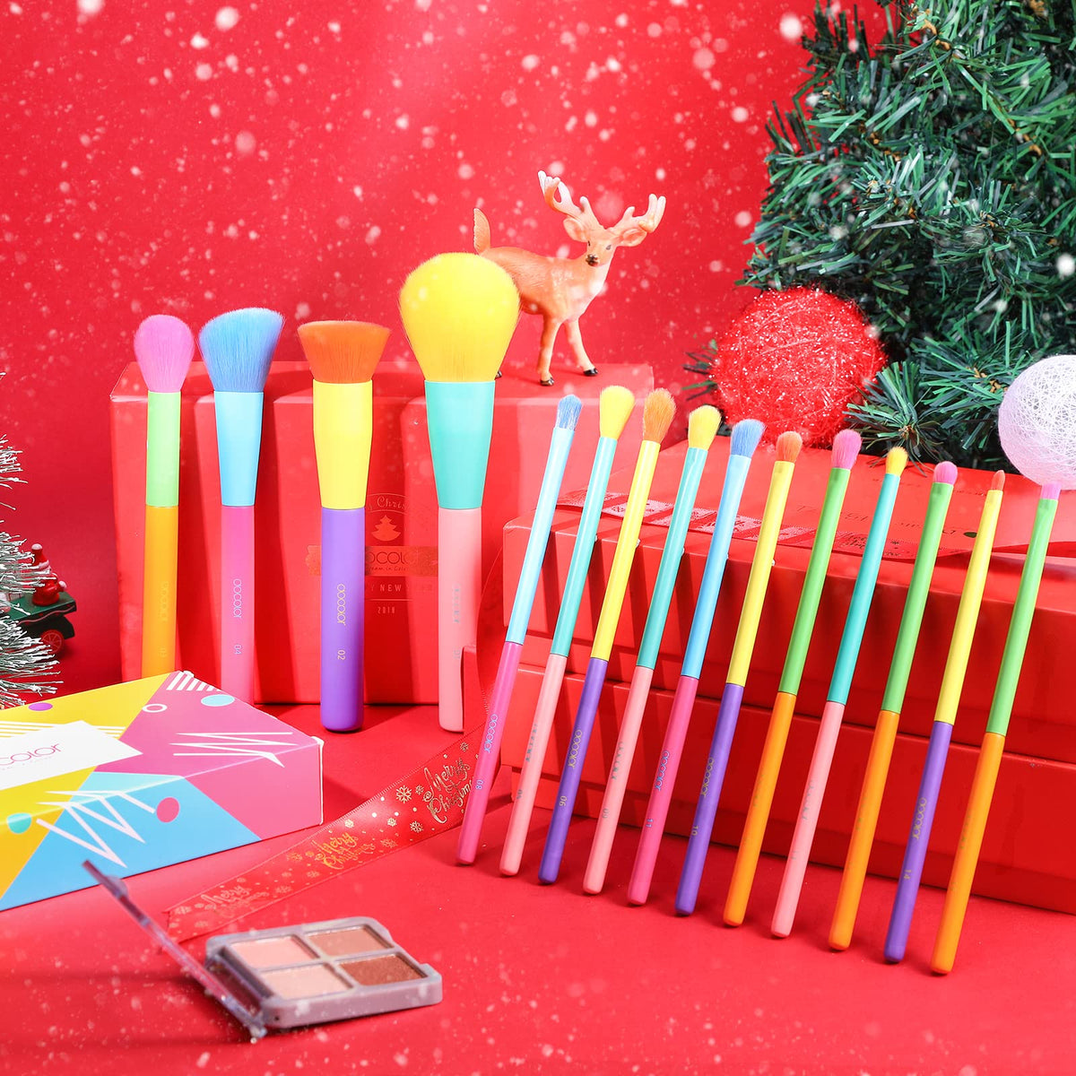 Docolor brush set packaging box presenting a premium gift-ready appearance.