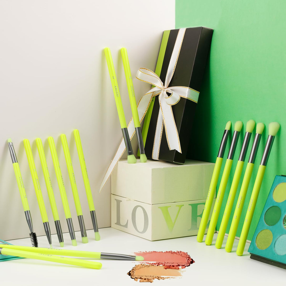 Docolor cruelty-free makeup brushes designed for gentle skin and easy cleaning.