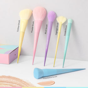 Docolor kabuki brush dense bristles for buffing powder evenly.