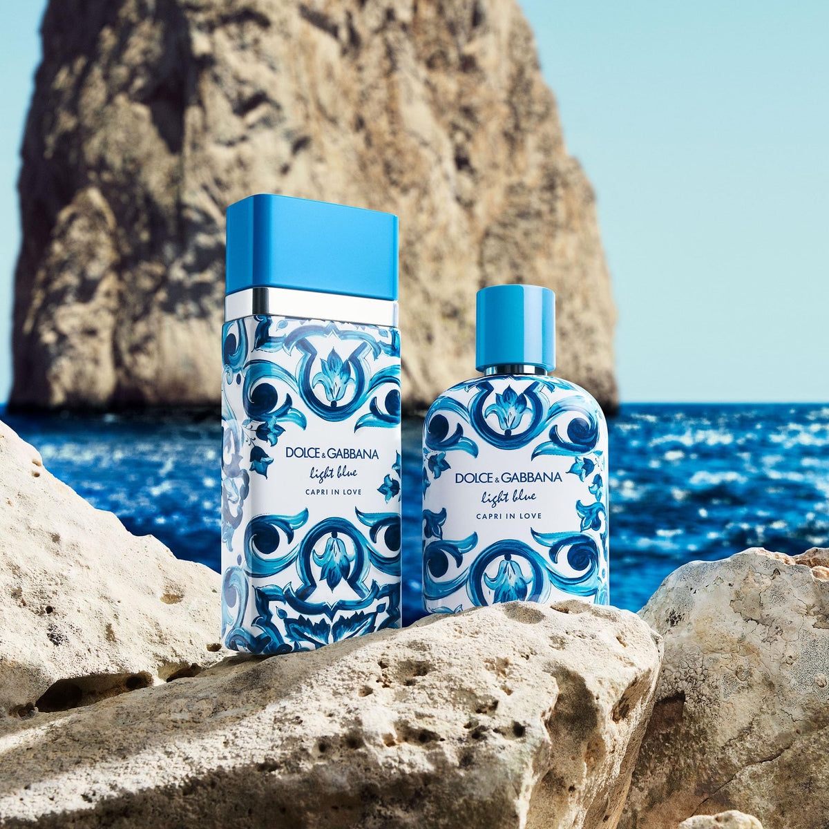 Dolce & Gabbana New Light Blue Capri in Love bottle top, spicy opening hints at energy.