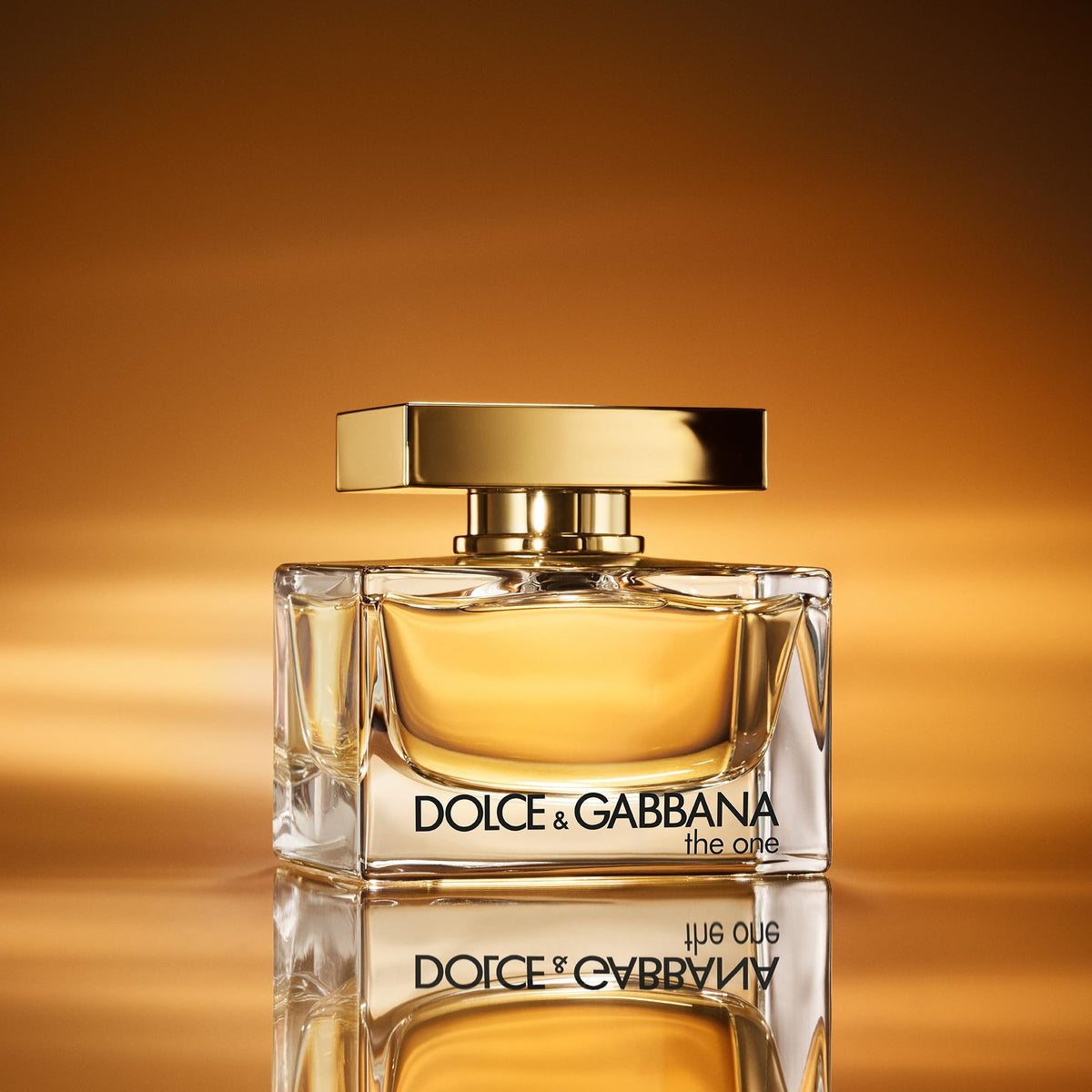 Dolce&Gabbana The One elegant-modern-blend embodies classic and contemporary charm.