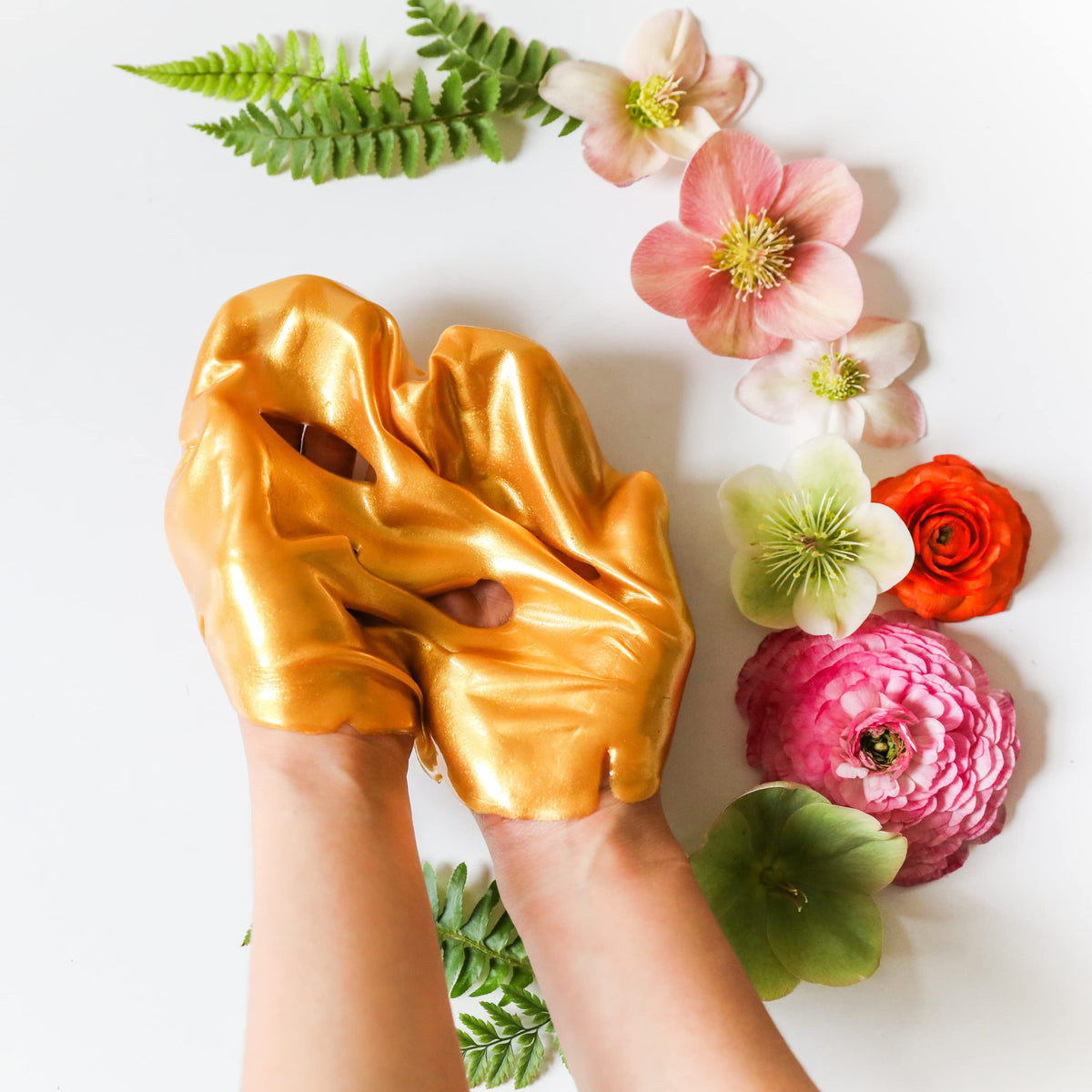 Doppeltree Gold Facial Mask hyaluronic acid close-up for lasting moisture.