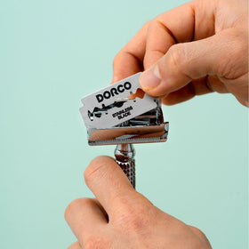 Boxed packaging of Dorco ST300 Platinum Extra for convenient storage