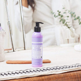 Hair Creme provides soft shine and smooth texture after use.