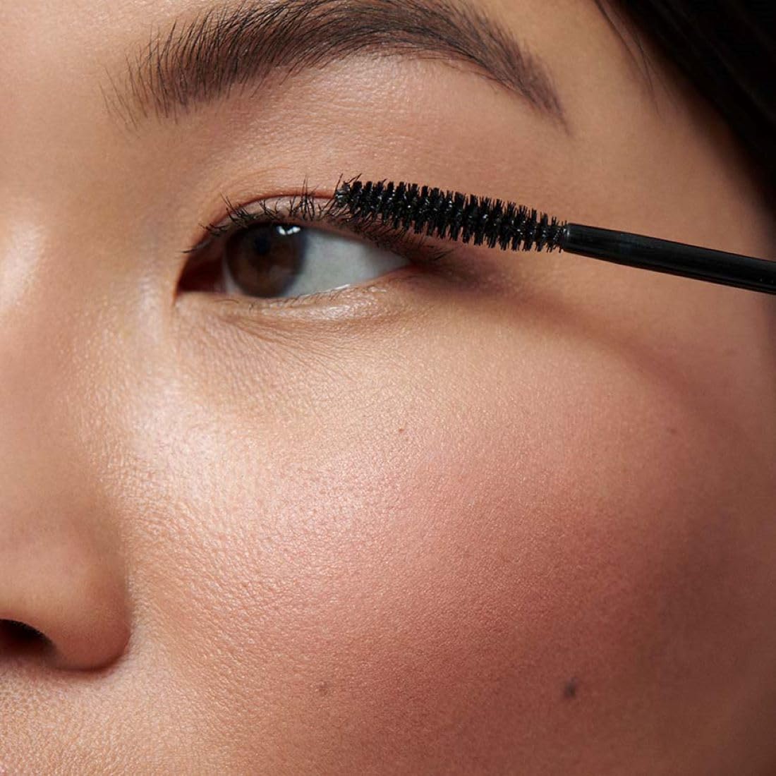 Dr. Hauschka Defining Mascara nourishes lashes with silk and beeswax.