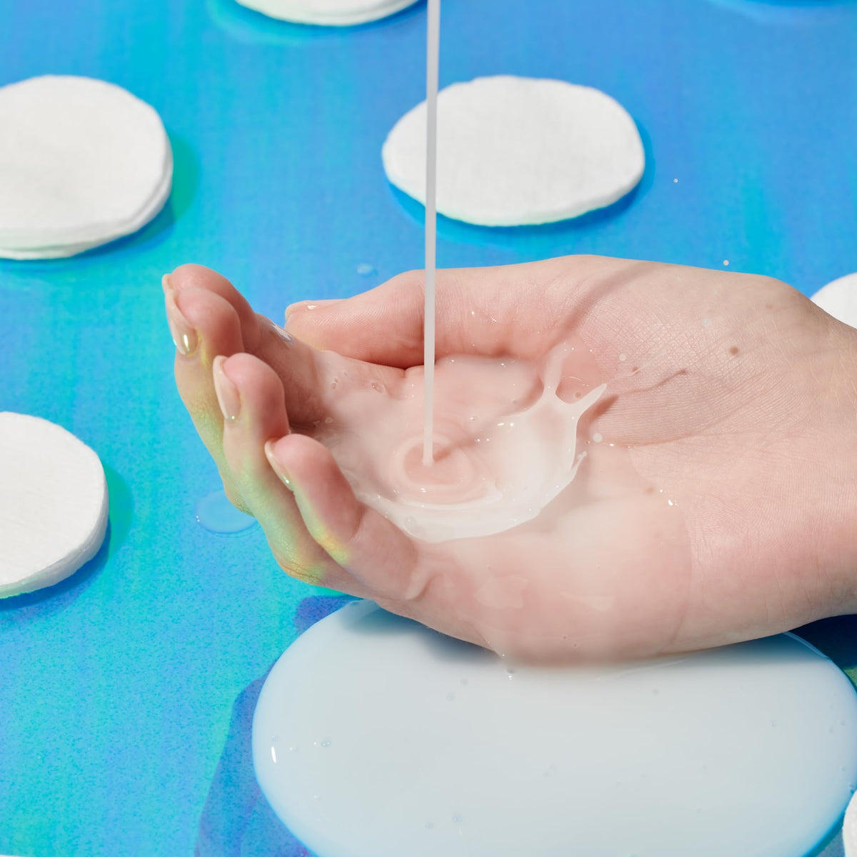 Key ingredients ceramides AP NP EOP and wild melon seed oil listed.