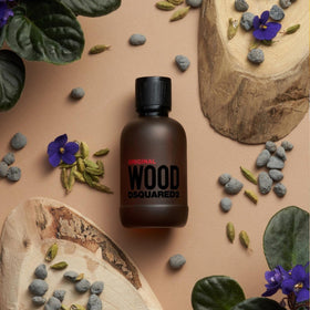 DSQUARED2 Original Wood box packaging highlights elegant presentation.