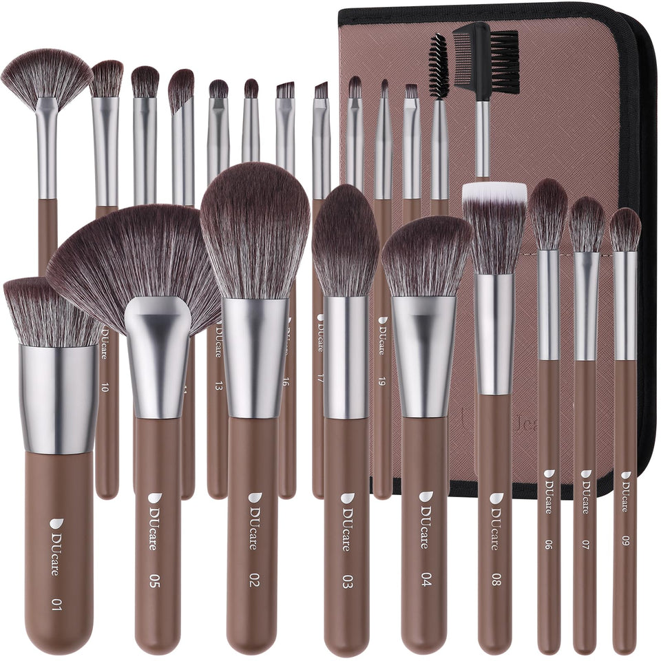 DUcare 22Pcs pro-grade brush set with bag for on-the-go makeup.