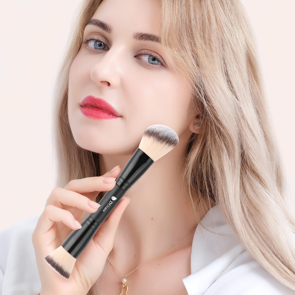 DUcare sleek black handle design highlights ergonomic grip and durable ferrule.