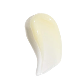Ducray Kertyol P.S.O. lather demonstrates gentle cleansing for sensitive scalps.