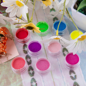 Duufin multi-use pigment powder for crafts and decorations.