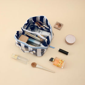 DYSHAYEN gift-ready travel bag for birthdays and holidays.