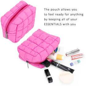 E-Tree zipper closure securely keeps contents in place.