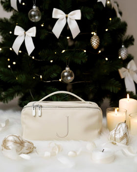EACHY initial makeup bag opens flat to reveal contents quickly