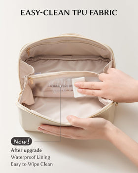 Eachy smart flip-divider storage pocket helps separate items and prevents shifting during travel.