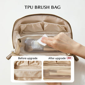 Eachy Travel Makeup Bag interior divider helps organize cosmetics and brushes.