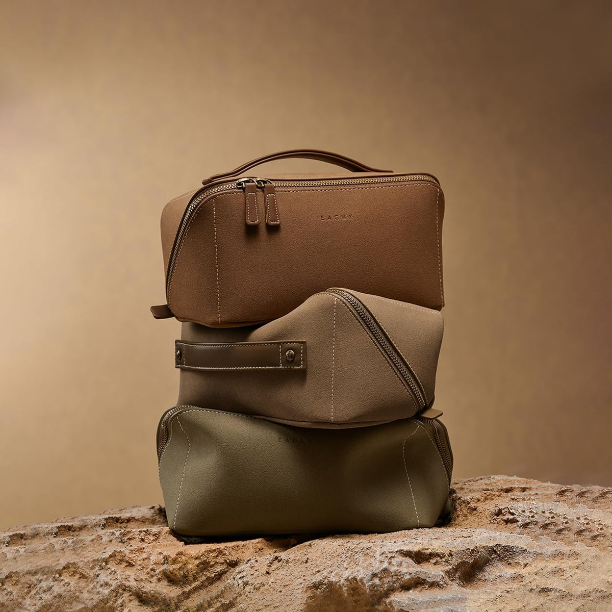 Eachy Travel Makeup Bag gift-ready design suits travelers and beauty lovers.