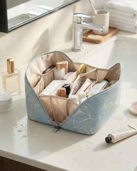 Eachy bag's middle-compartment keeps cosmetics neatly organized during transit.
