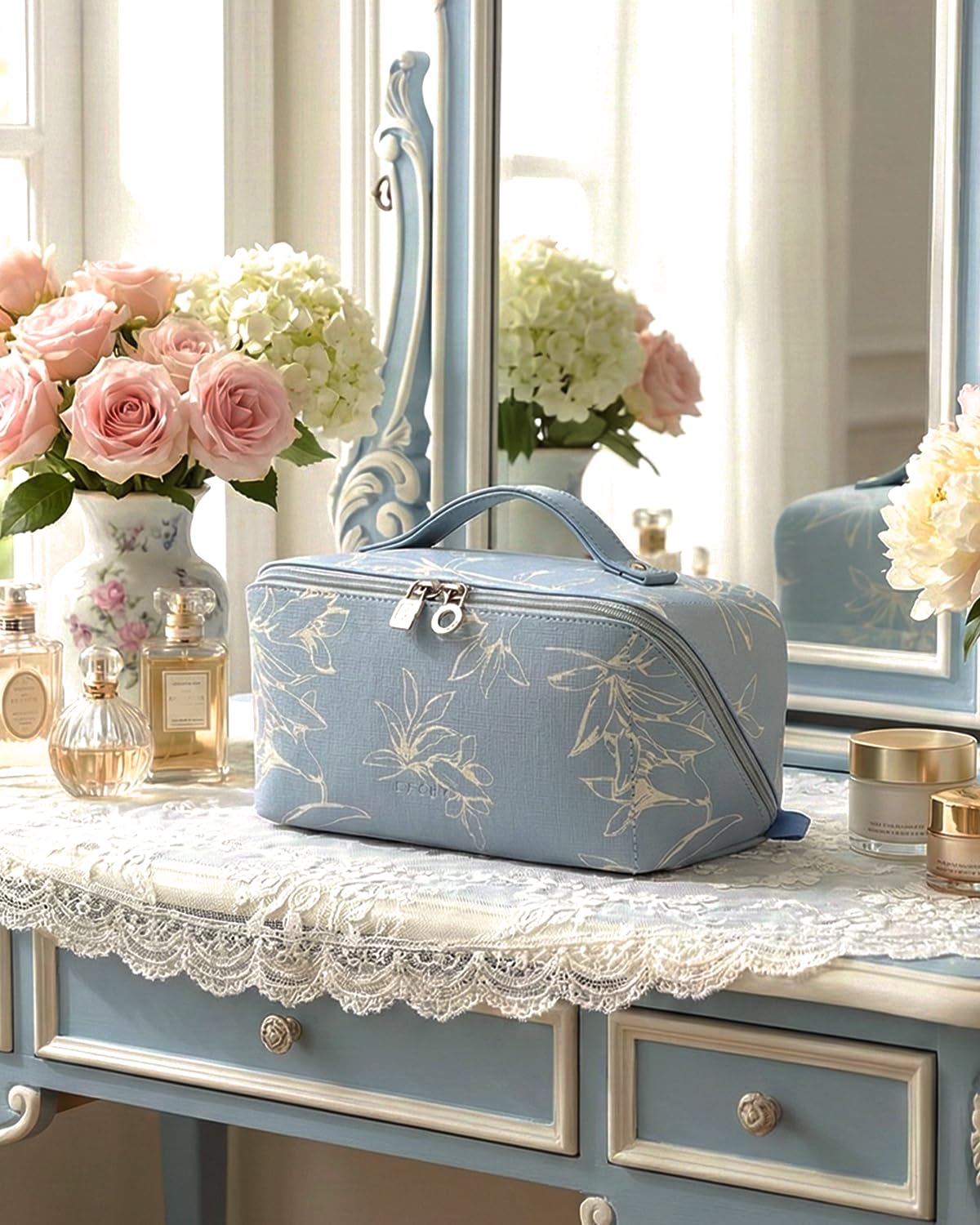 Inflatable padding protects against creases and adds a refined touch.