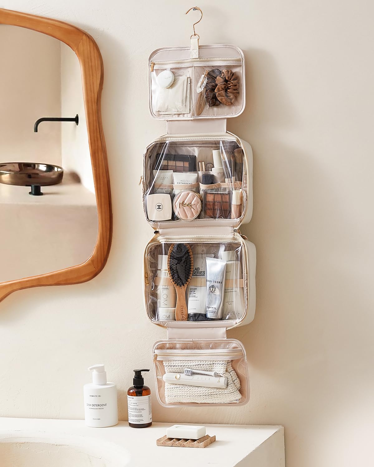 EACHY Travel Toiletry Bag durable construction for daily use and travel.