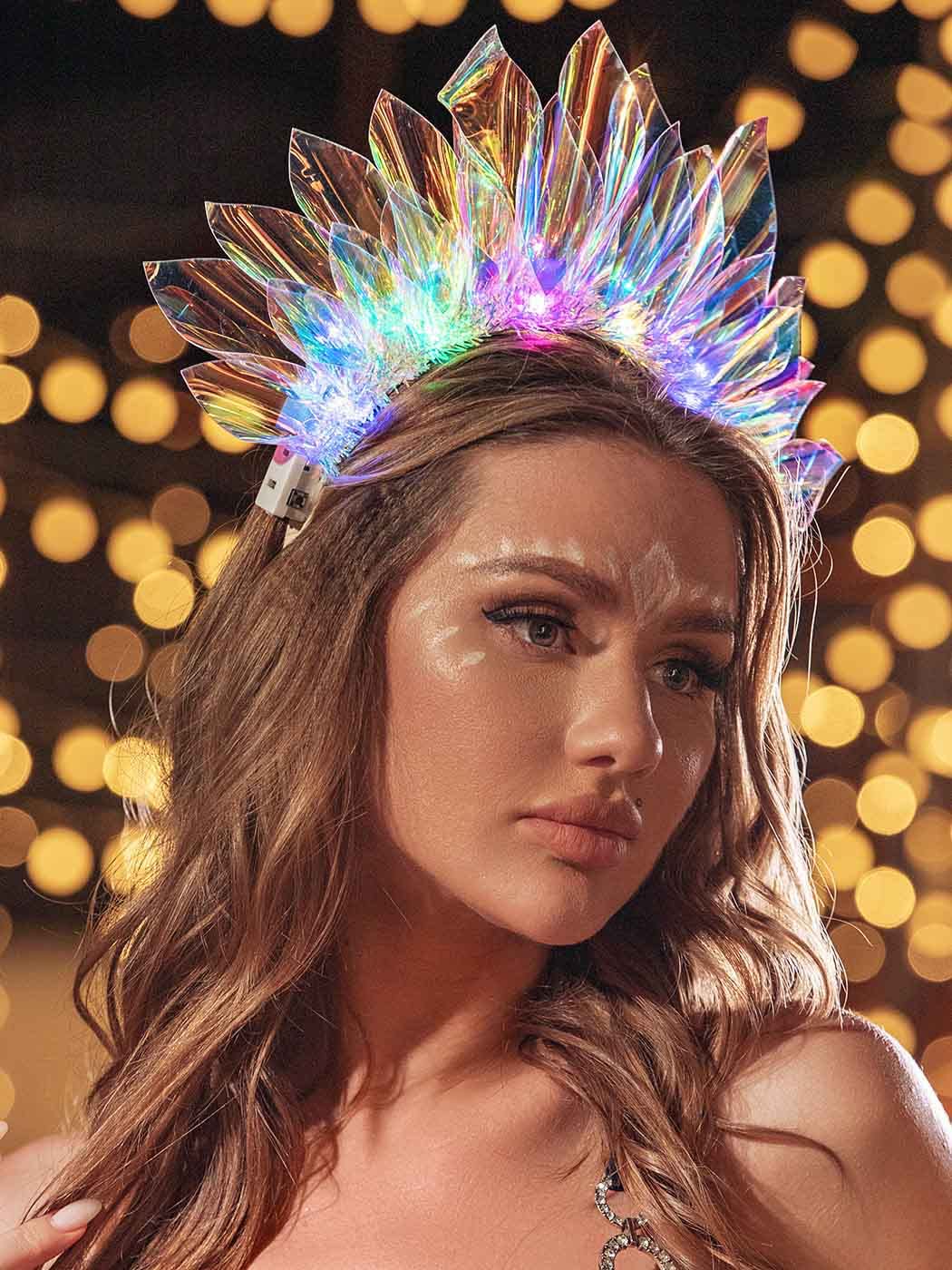 EARENT eye-catching headband adds glow to nightlife outfits