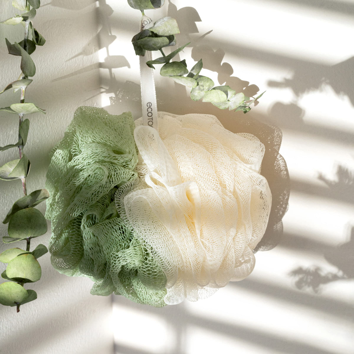 EcoTools Green EcoPouf made from 100% recycled netting and vegan materials