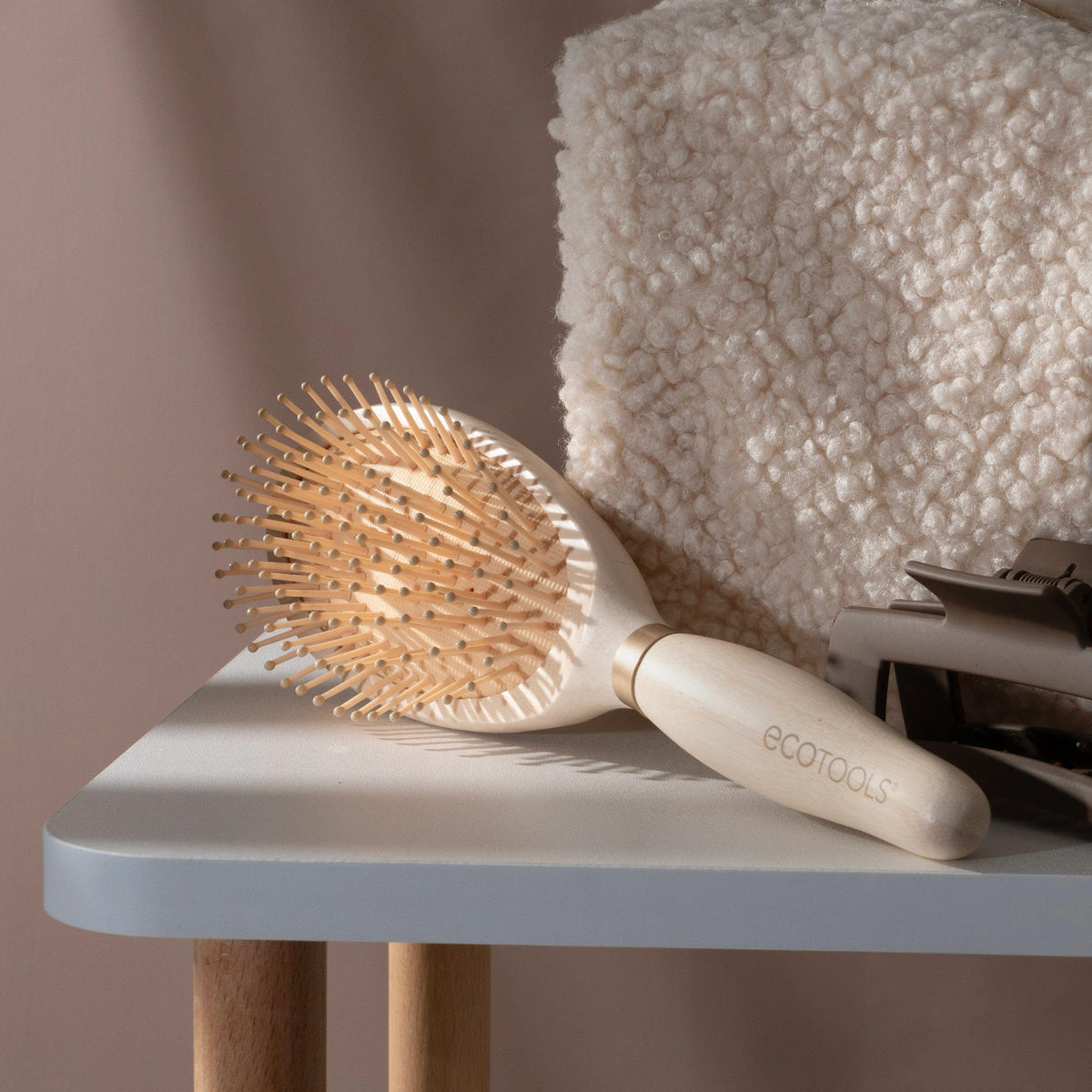 EcoTools Shine Activating Detangler vegan and cruelty-free brand claim.
