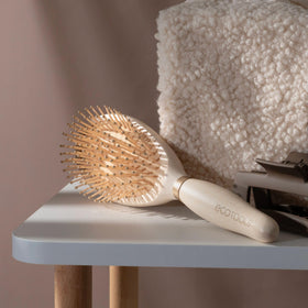EcoTools Shine Activating Detangler vegan and cruelty-free brand claim.