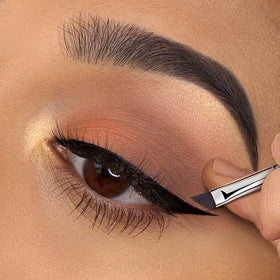 EIGSHOW Cruelty-free synthetic bristles deliver gentle precision
