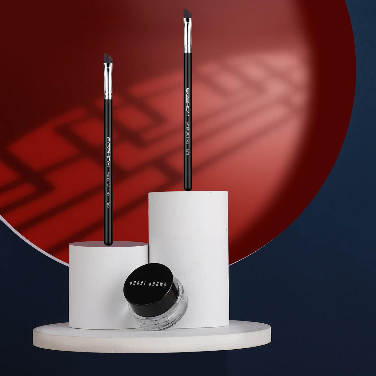 EIGSHOW Precision makeup application with the angled brush