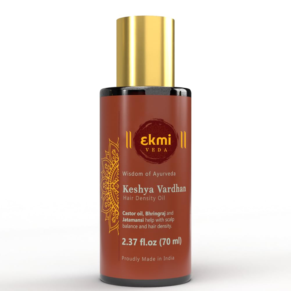 EKMIVEDA Castor Rosemary Oil bottle for easy scalp application.