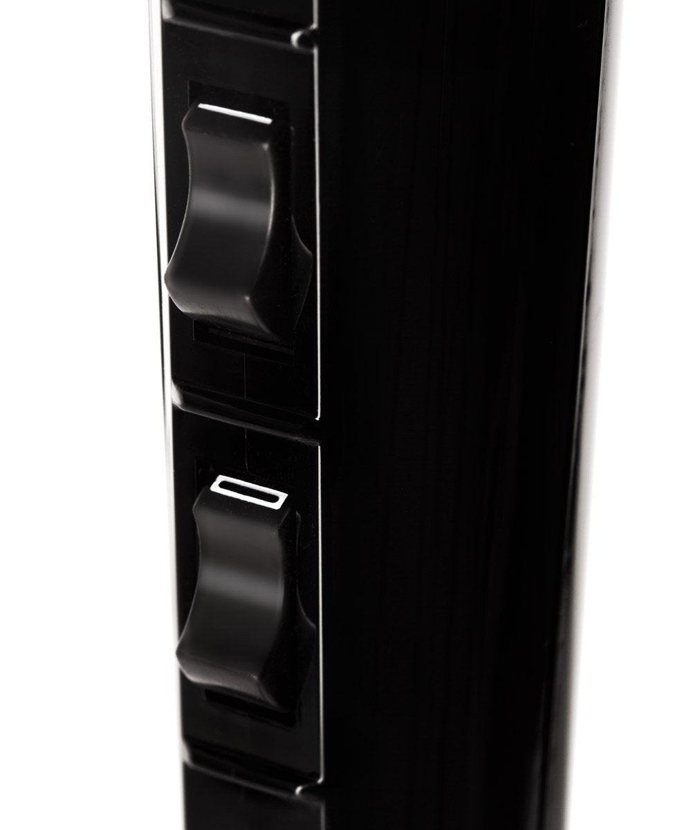 Elchim Classic 2001 motor label underscores long-life performance trusted by professionals.