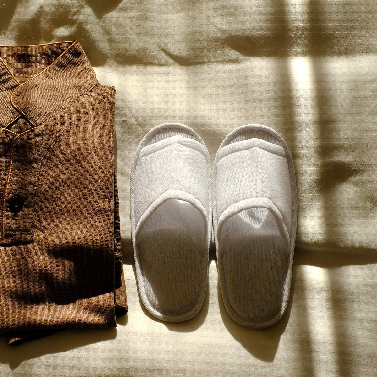 Elcoho EVA anti-slip soles improve safety on damp floors.